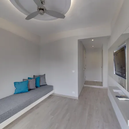 ホテル La Brezza &