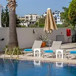 لا بريزا سويت فندق 3*