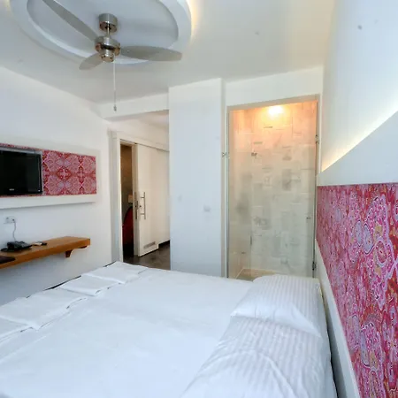 拉贝乐加套房酒店